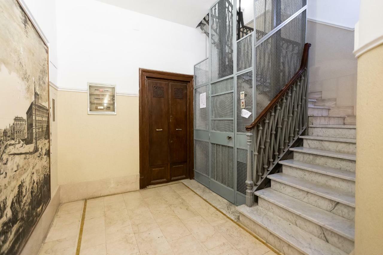 Elegant Apartment Roma Esterno foto
